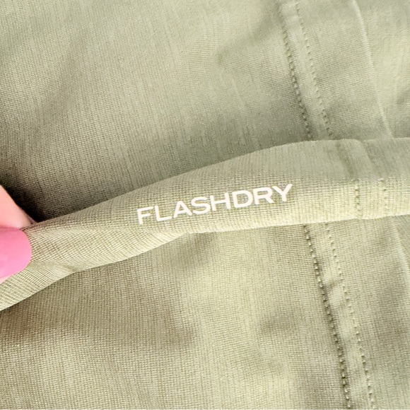 The North Face Women's Sage Green V-Neck Tee - Picture 4 of 4